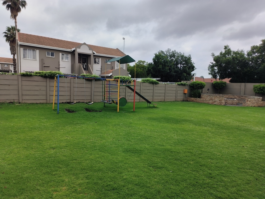 3 Bedroom Property for Sale in Kannoniers Park North West